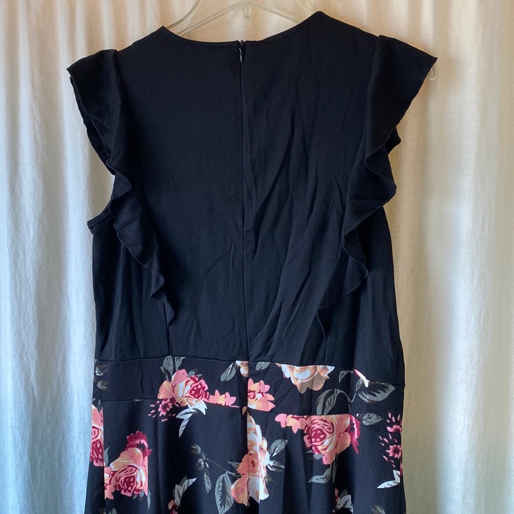 NWT Floral Dress - Picture 9 of 9